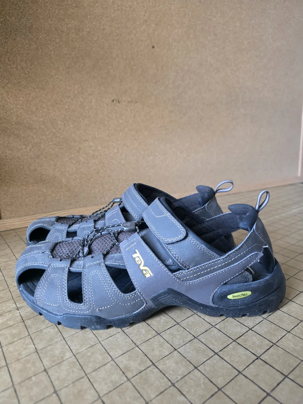 Teva Forebay Men's Closed Toe Water Hiking Sandals Gray Size 12 NEW Pristine